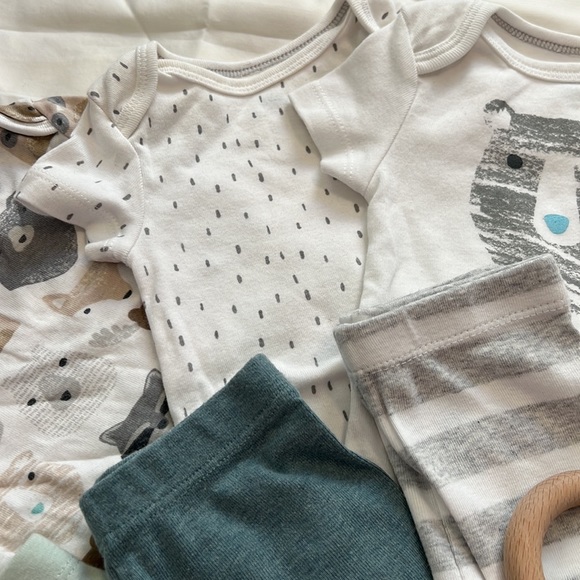 Onesie & Pants set - Picture 3 of 3